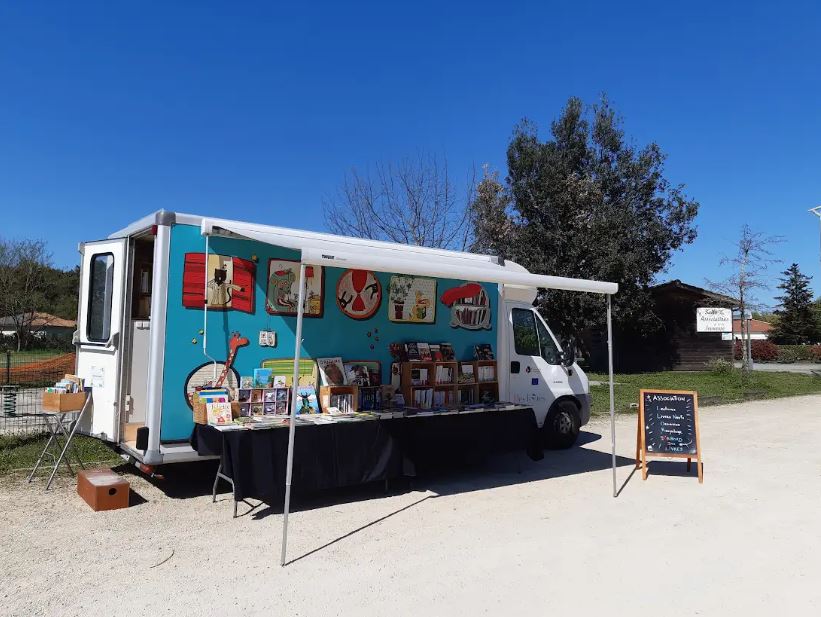 librairie itinerante D'abord des livres