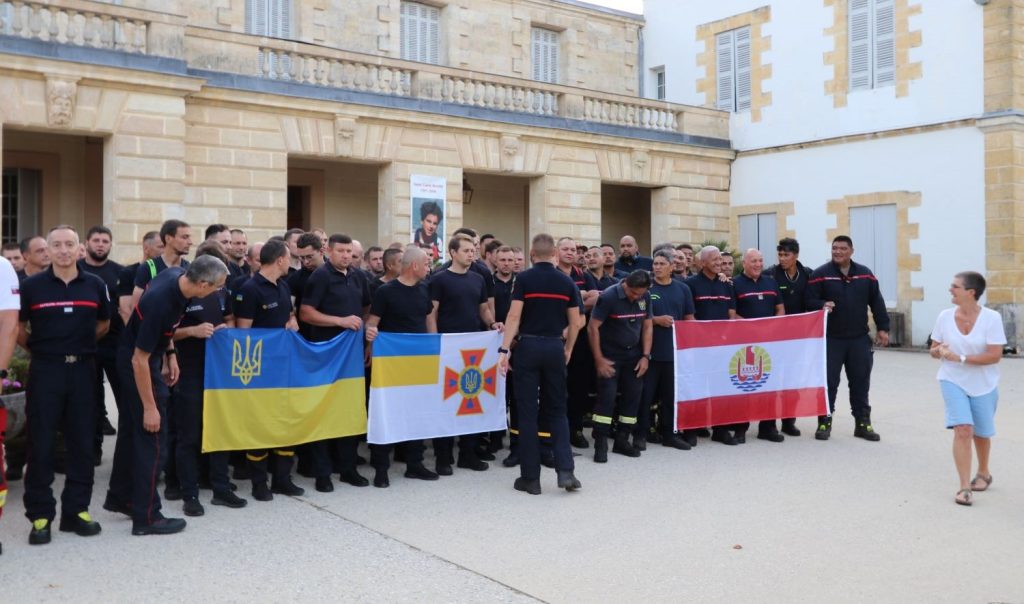 Pompiers ukreniens lituaniens tahitiens